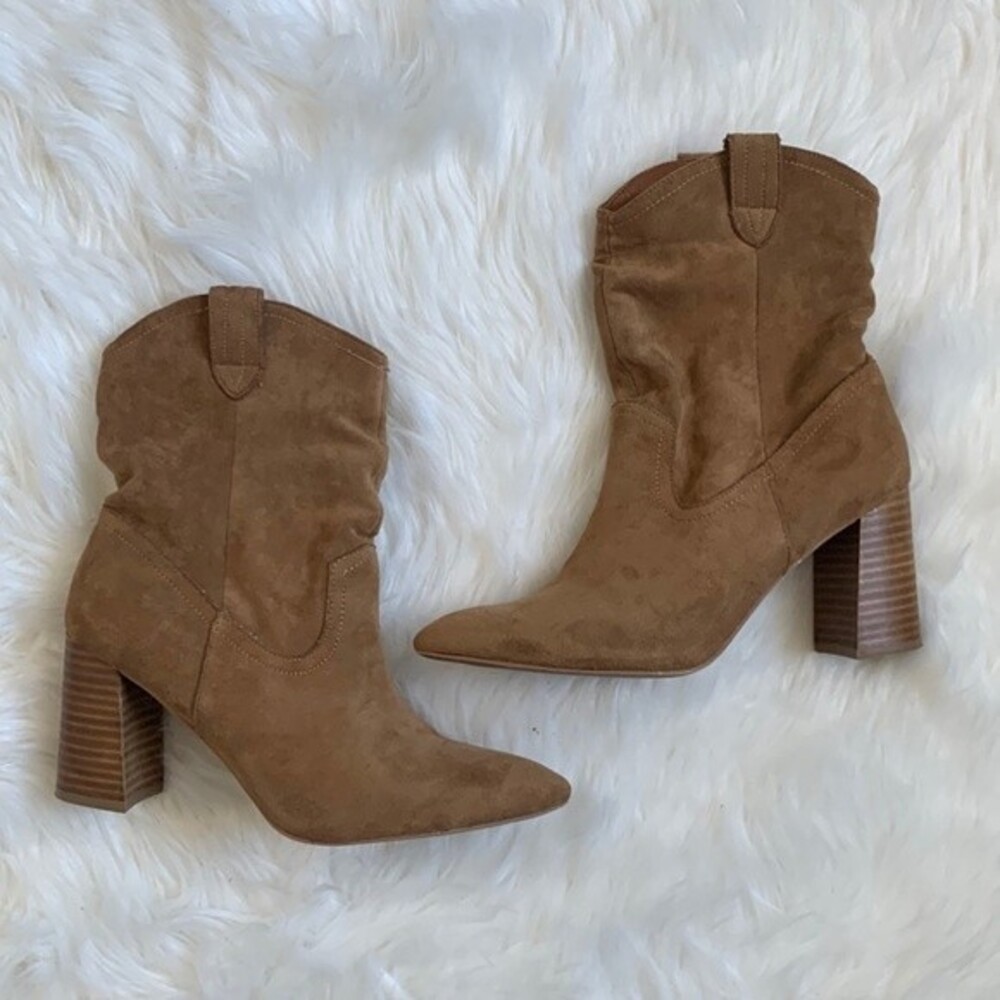 Mi.iM Mavis Western Faux Suede Pointed Toe Block Heel Boots Sz 9